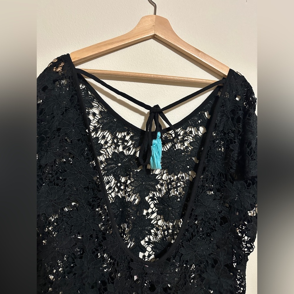 Xhilaration Vintage Lace Floral Swim Cover - Picture 4 of 7